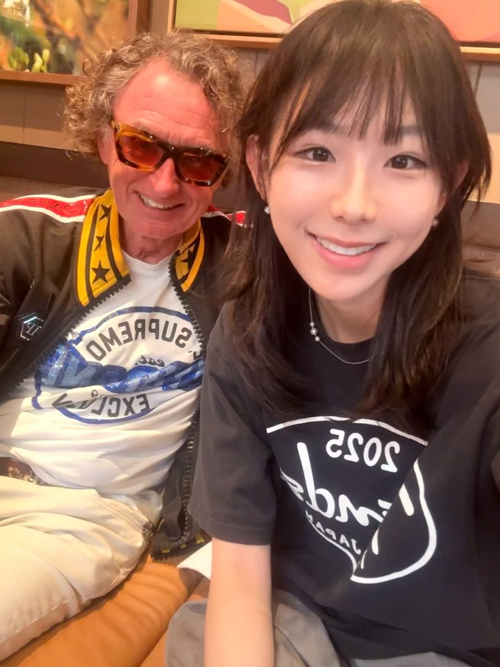 I feel in greatest luck to find 知己 across time. I laughed for 10 seconds for everything he said.  I said, I find it very